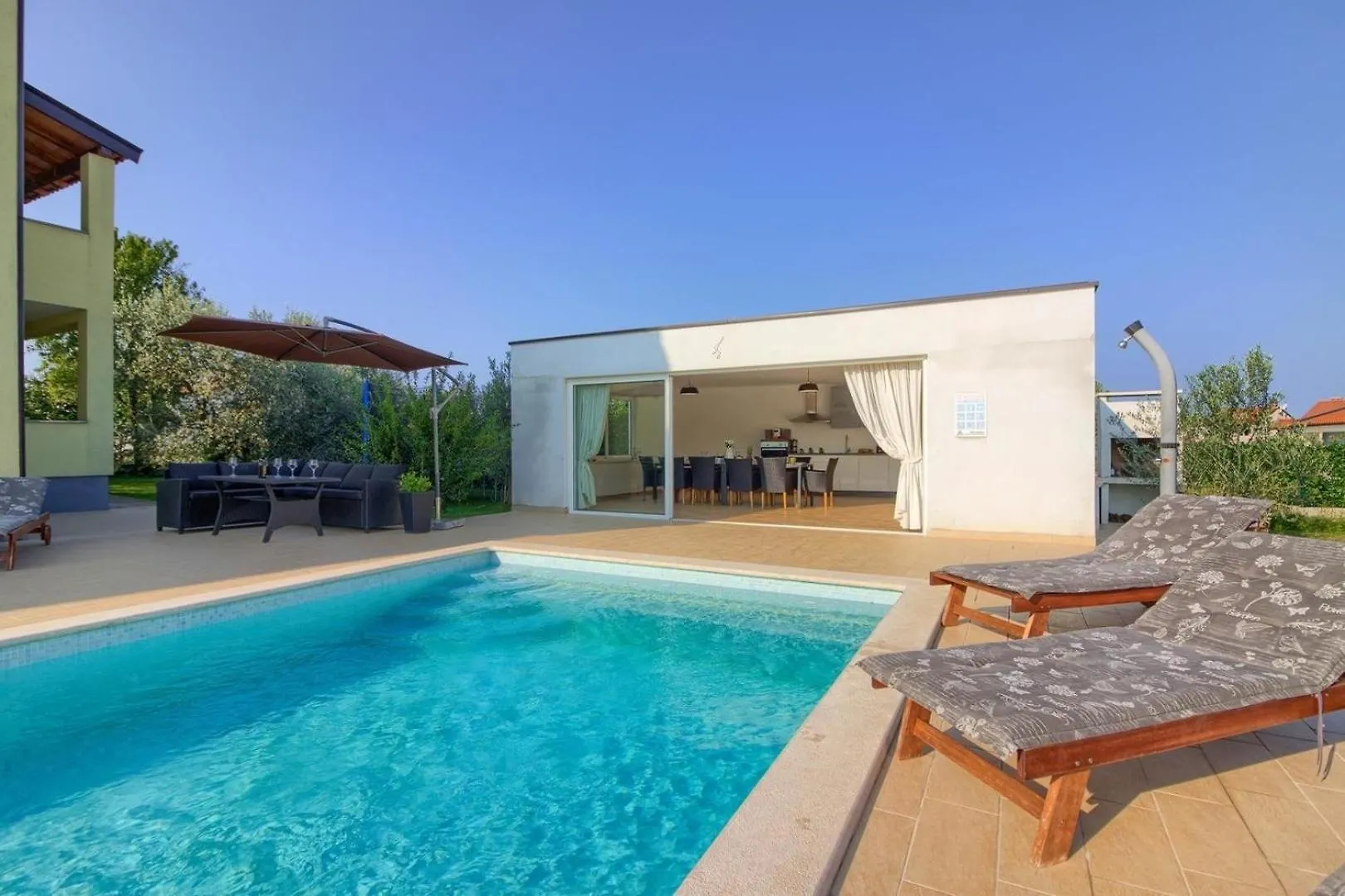 Ferienhaus Mit Privatpool Fuer 12 Personen Ca 200 Qm In Fazana-Surida, Istrien Istrische Riviera